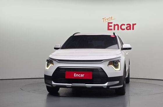Kia Niro Prestige — пробег 14 945 км — фото 3 из 5