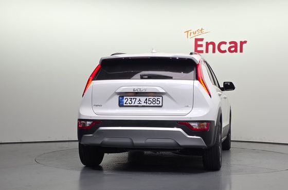Kia Niro Prestige — пробег 14 945 км — фото 4 из 5