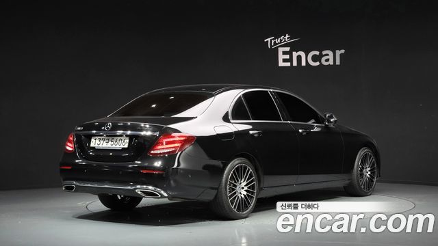 Mercedes-Benz E-Class из Кореи Encar