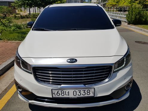Kia Carnival 9-seater Luxury — пробег 58 000 км — фото 2 из 5