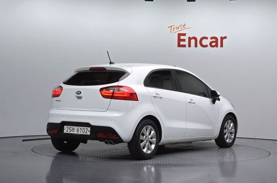 Kia pride 1.6 GDI Hatchback Luxury — пробег 20 975 км — фото 2 из 5