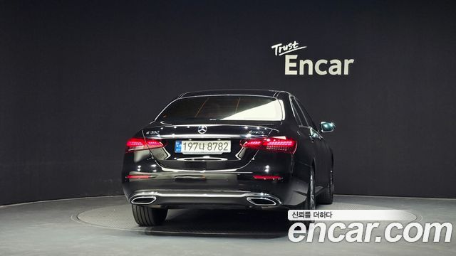 Mercedes-Benz E-Class из Кореи Encar