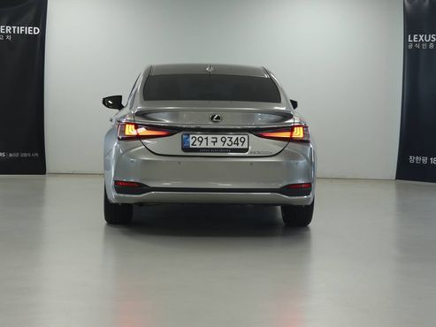 Lexus ES Luxury Plus — пробег 10 581 км — фото 4 из 5