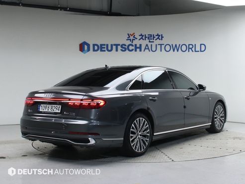 Audi A8 55 TFSI Quattro Premium LWB — пробег 65 300 км — фото 2 из 5