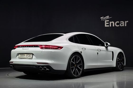 Porsche Panamera 3.0 AWD — пробег 78 706 км — фото 2 из 5