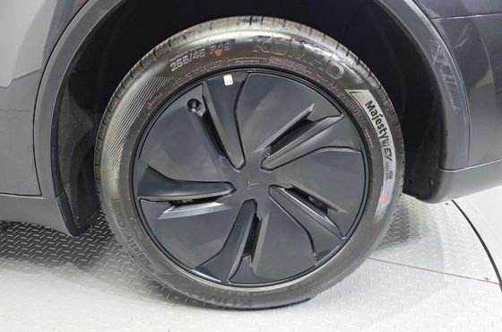 Tesla Model Y Premium RWD — пробег 2 366 км — фото 5 из 5