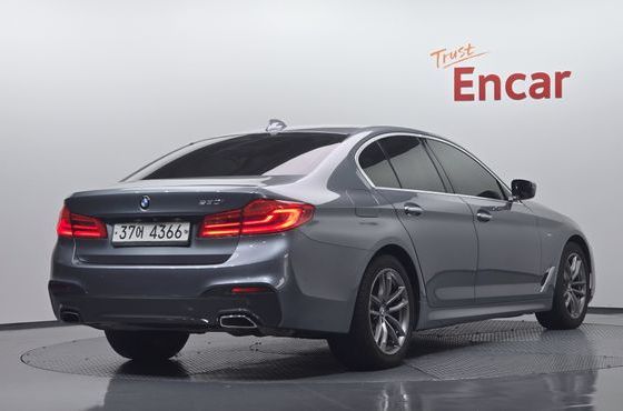BMW 5-Series 530i M Sport Package Plus — пробег 78 033 км — фото 2 из 5