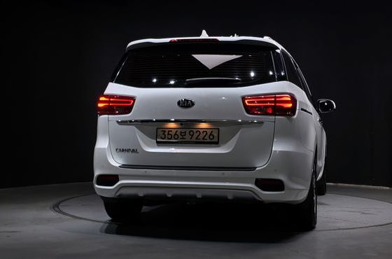 Kia Carnival 9-Seater Noblesse Special — пробег 152 364 км — фото 4 из 5