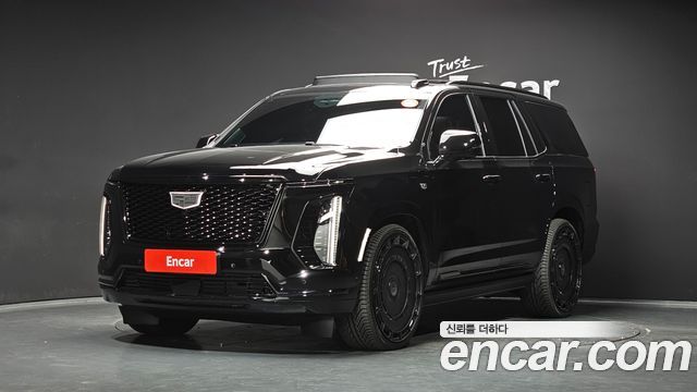 Cadillac Escalade 6.2 Sports Platinum — пробег 1 884 км — фото 1 из 5