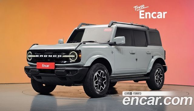 Ford Bronco 2.7 Outer Banks — пробег 66 860 км — фото 1 из 5