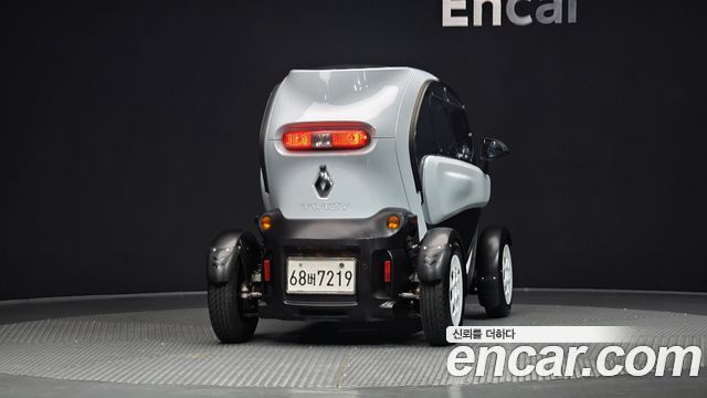 Renault (Samsung) Twizy Life(2-Seater) — пробег 5 267 км — фото 4 из 5