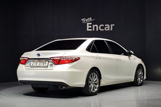 Toyota Camry Hybrid XLE — пробег 109 567 км — фото 2 из 5