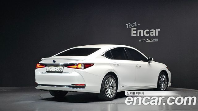 Lexus ES Executive — пробег 95 861 км — фото 2 из 5