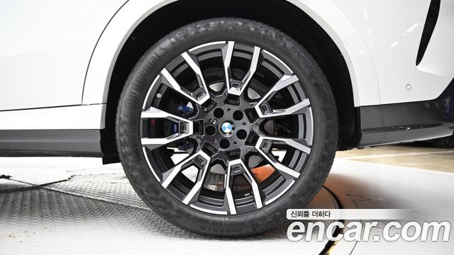 BMW X6 xDrive40i M Sport — пробег 4 027 км — фото 5 из 5