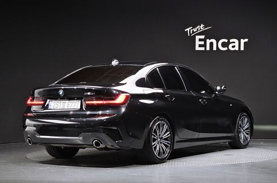 BMW 3-Series 320i M Sport — пробег 104 272 км — фото 2 из 5