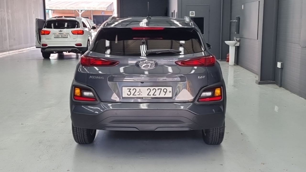 Hyundai Kona 1.6 Turbo 2WD Modern Tech — пробег 79 000 км — фото 4 из 5