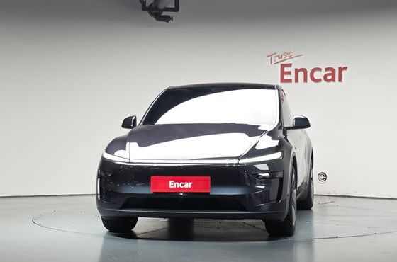 Tesla Model Y Premium RWD — пробег 11 677 км — фото 3 из 5