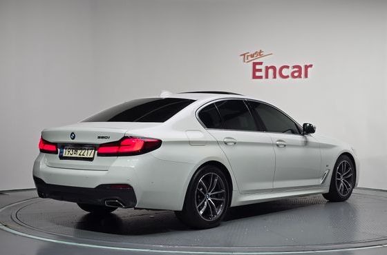 BMW 5-Series 520i M Sport — пробег 138 625 км — фото 2 из 5
