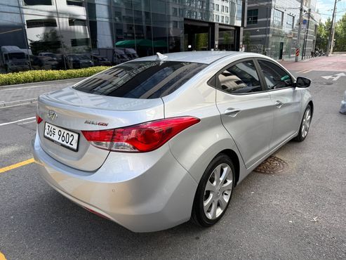 Hyundai AVANTE M16 GDI Top — пробег 30 000 км — фото 3 из 5