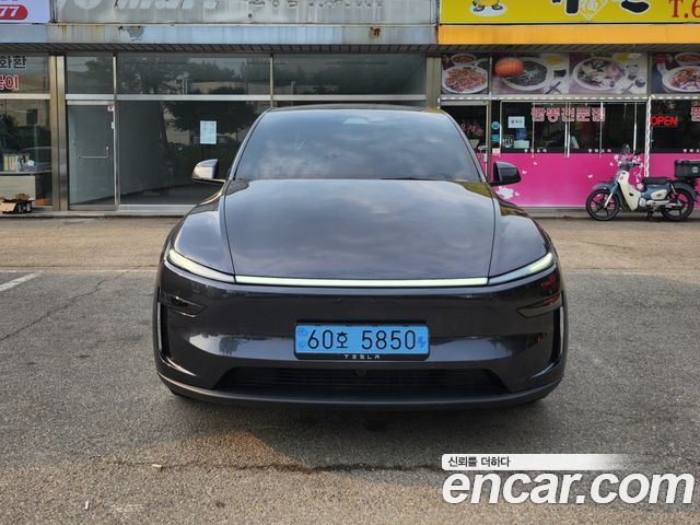 Tesla Model Y Premium RWD — пробег 860 км — фото 1 из 5