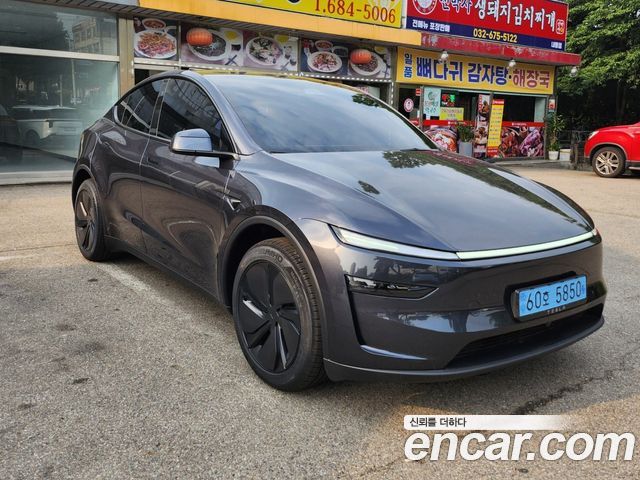 Tesla Model Y Premium RWD — пробег 860 км — фото 4 из 5