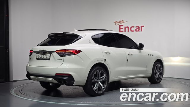 Maserati Levante 3.8 GTS AWD — пробег 67 392 км — фото 2 из 5