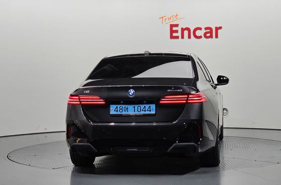 BMW i5 eDrive 40 M Sport — пробег 53 769 км — фото 4 из 5