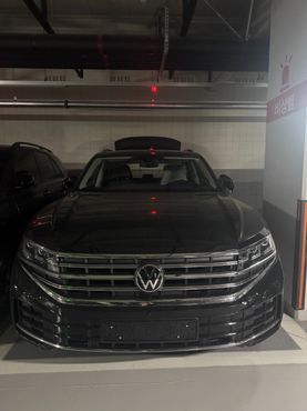 Volkswagen Touareg 3.0 TDI Prestige — пробег 10 км — фото 1 из 5