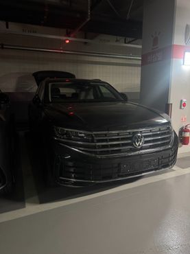Volkswagen Touareg 3.0 TDI Prestige — пробег 10 км — фото 3 из 5