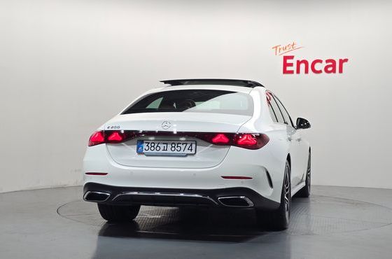 Mercedes-Benz E-Class E200 AMG Line — пробег 1 100 км — фото 4 из 5