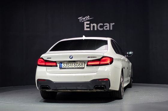 BMW 5-Series M550i xDrive — пробег 45 002 км — фото 4 из 5