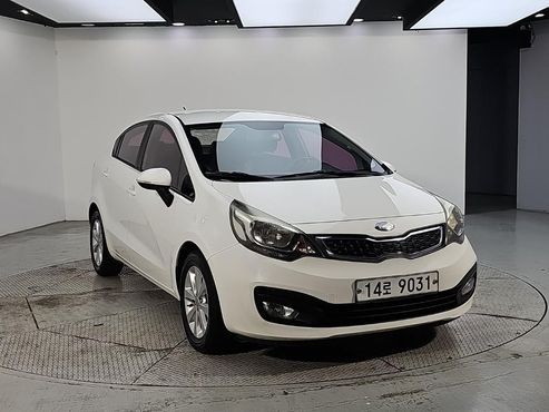 Kia pride 1.6 GDI Sedan Luxury — пробег 145 000 км — фото 2 из 5