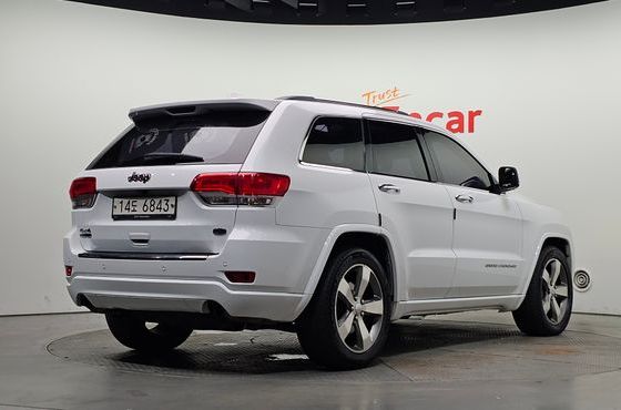 Jeep Cherokee 3.0 Diesel Overland WK2 — пробег 202 277 км — фото 2 из 5