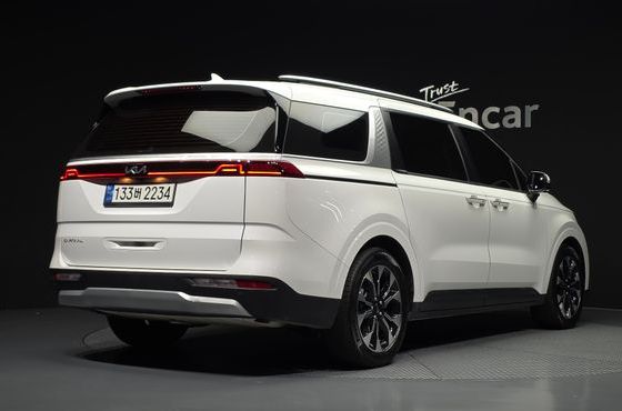 Kia Carnival Diesel 9-Seater Prestige — пробег 74 886 км — фото 2 из 5