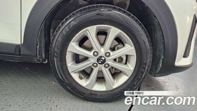 Kia Stonic 1.4 Deluxe — пробег 64 769 км — фото 5 из 5