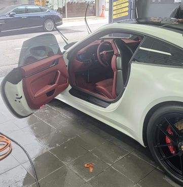 Porsche 911 Carrera GTS — пробег 5 700 км — фото 4 из 5