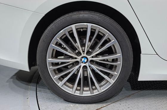 BMW 3-Series 320d xDrive Luxury — пробег 128 050 км — фото 5 из 5
