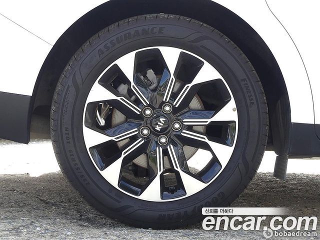 Kia Carnival Gasoline 9-Seater Prestige — пробег 18 300 км — фото 3 из 5