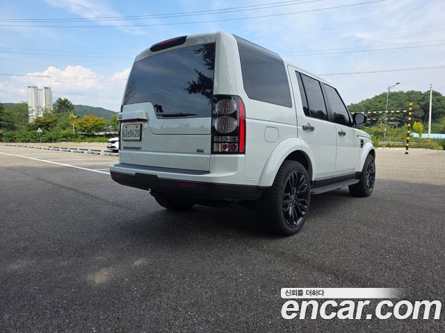 Land Rover Discovery 3.0 SDV6 SE — пробег 138 000 км — фото 2 из 5