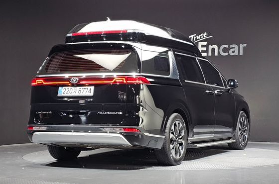 Kia Carnival Gasoline 9-Seater Hi-Limousine Signature — пробег 81 150 км — фото 2 из 5