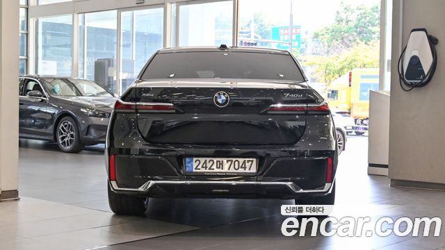 BMW 7-Series 740d xDrive M Sport — пробег 14 134 км — фото 3 из 5
