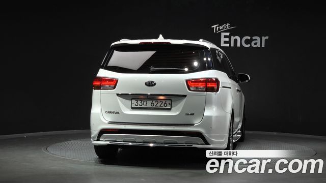 Kia Carnival из Кореи Encar