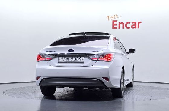 Hyundai Sonata 2.0 Premium — пробег 123 102 км — фото 4 из 5