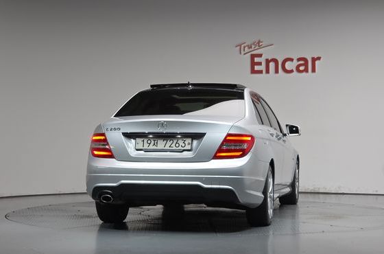 Mercedes-Benz C-Class C200 CGI AVANTGARDE — пробег 57 850 км — фото 4 из 5