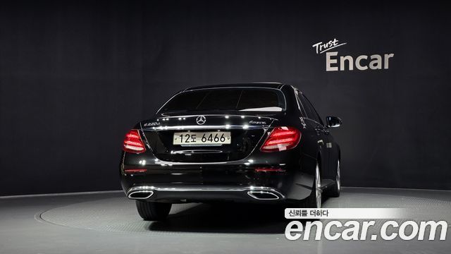 Mercedes-Benz E-Class E220d 4MATIC Avantgarde — пробег 107 997 км — фото 4 из 5