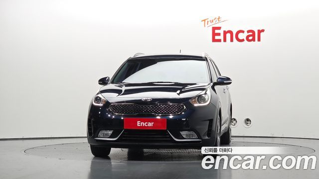 Kia Niro Prestige — пробег 47 581 км — фото 3 из 5