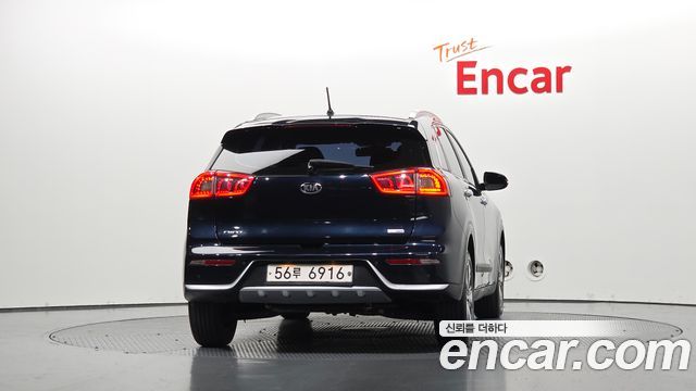 Kia Niro Prestige — пробег 47 581 км — фото 4 из 5