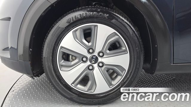 Kia Niro Prestige — пробег 47 581 км — фото 5 из 5