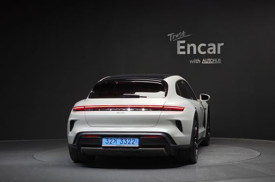 Porsche Taycan Turbo Cross Turismo — пробег 11 490 км — фото 4 из 5