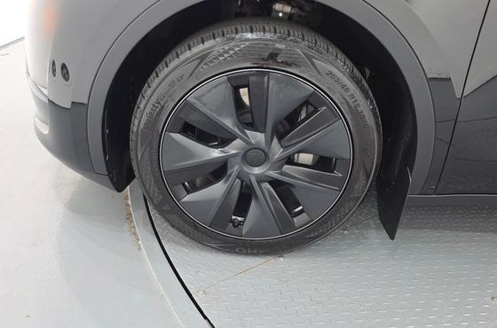 Tesla Model Y Long Range AWD — пробег 34 727 км — фото 5 из 5